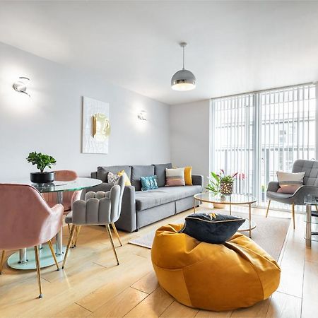 Stunning Apartment With Underground Parking! Londýn Exteriér fotografie