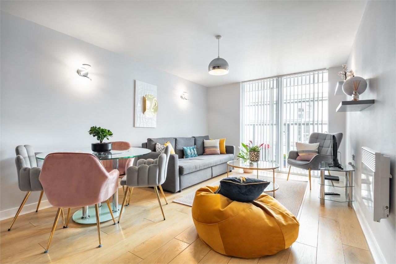 Stunning Apartment With Underground Parking! Londýn Exteriér fotografie