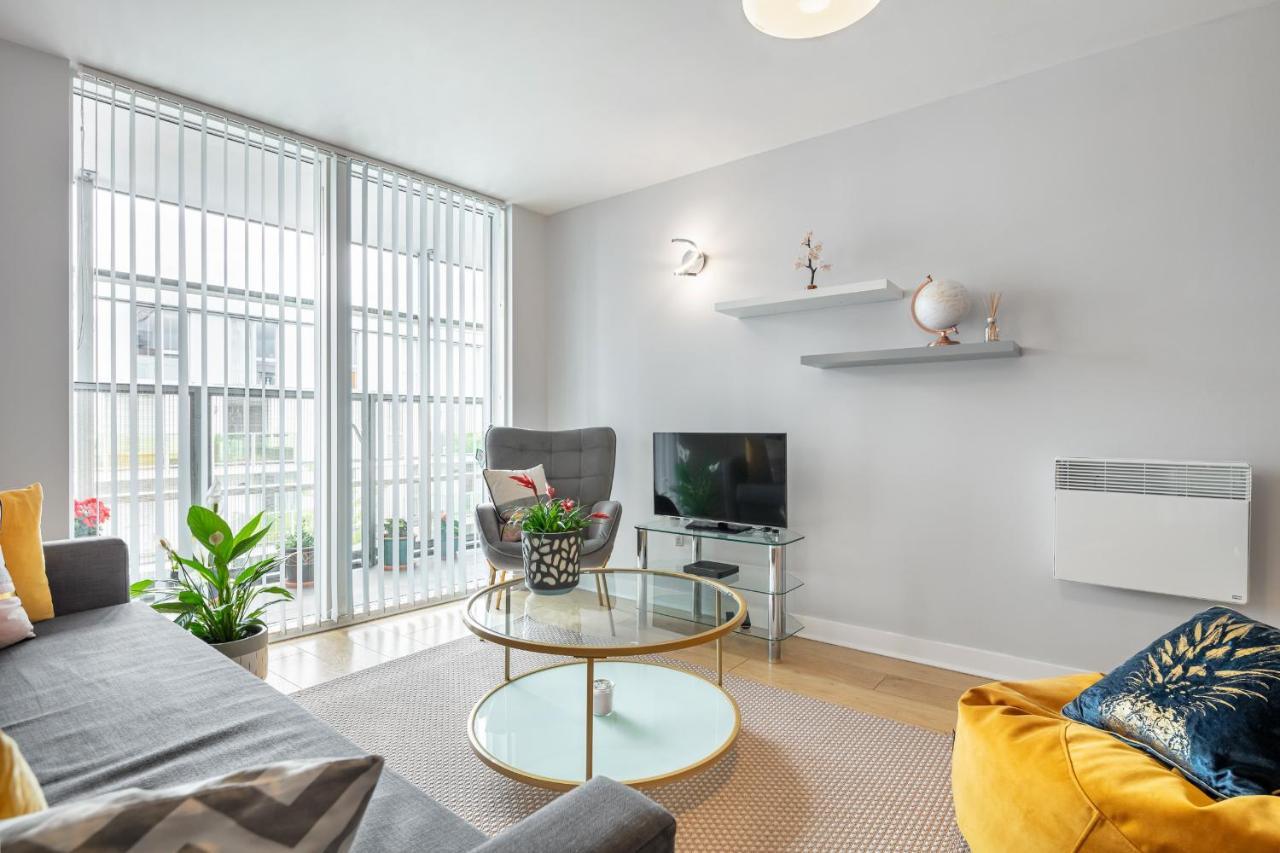 Stunning Apartment With Underground Parking! Londýn Exteriér fotografie
