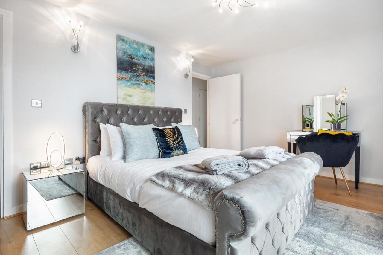 Stunning Apartment With Underground Parking! Londýn Exteriér fotografie