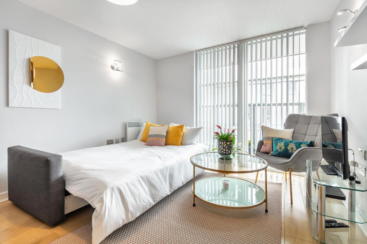 Stunning Apartment With Underground Parking! Londýn Exteriér fotografie